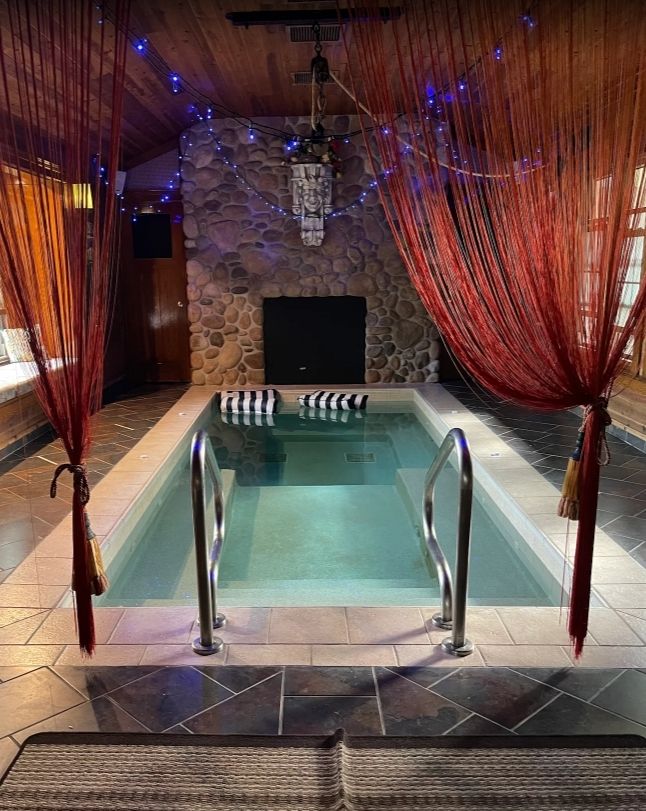 Wisconsin Couples Resorts Stays Wrapped in Fall Fun